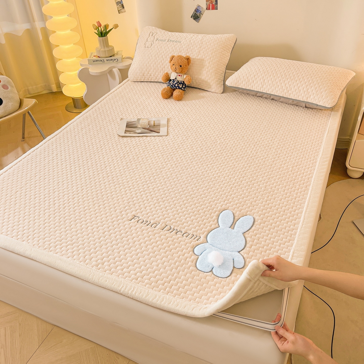 91家纺网 家纺一手货源 找家纺 （总）爱思凯家纺 2025新款新棉绒床褥-许愿兔（成人款）