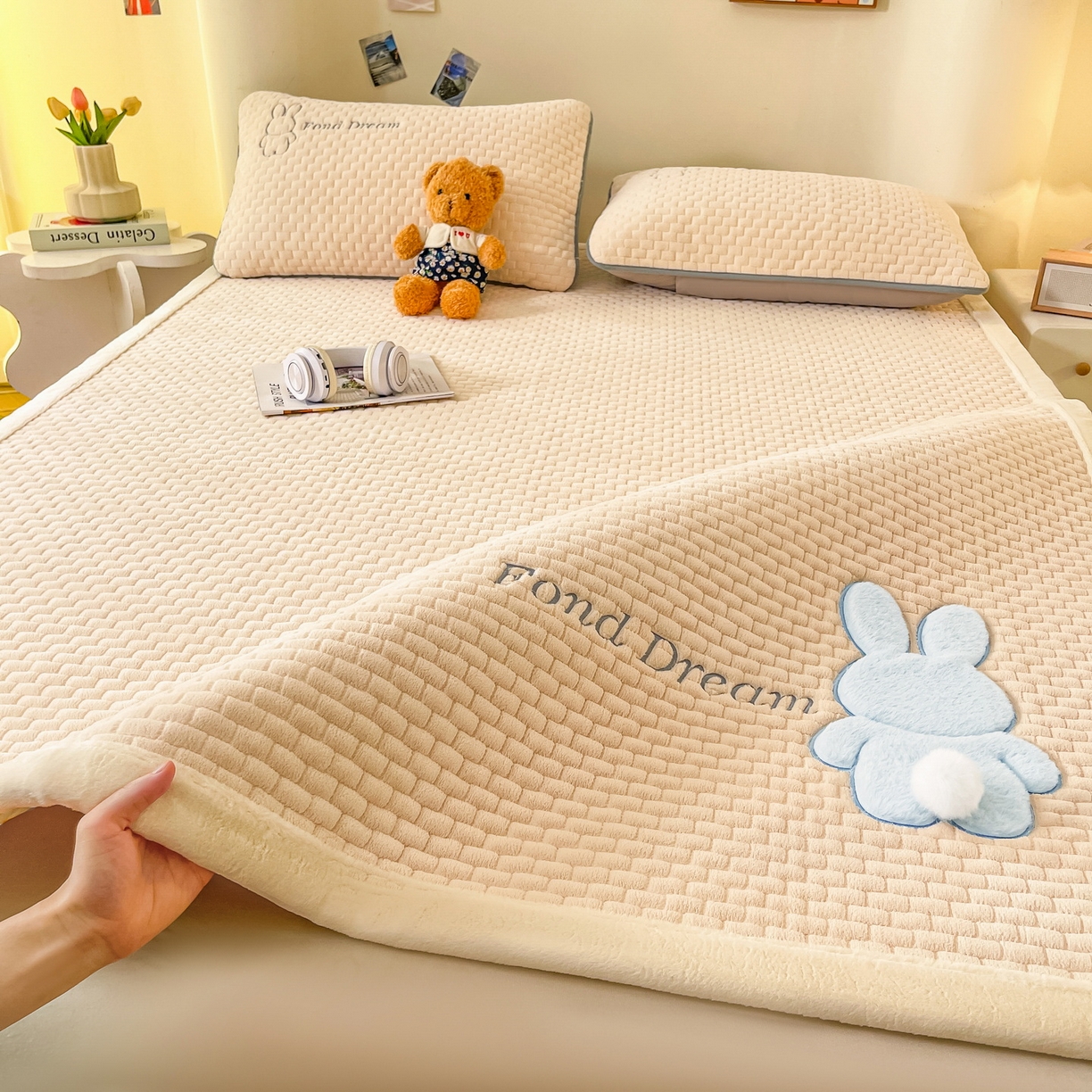 91家纺网 家纺一手货源 找家纺 （总）爱思凯家纺 2025新款新棉绒床褥-许愿兔（成人款）