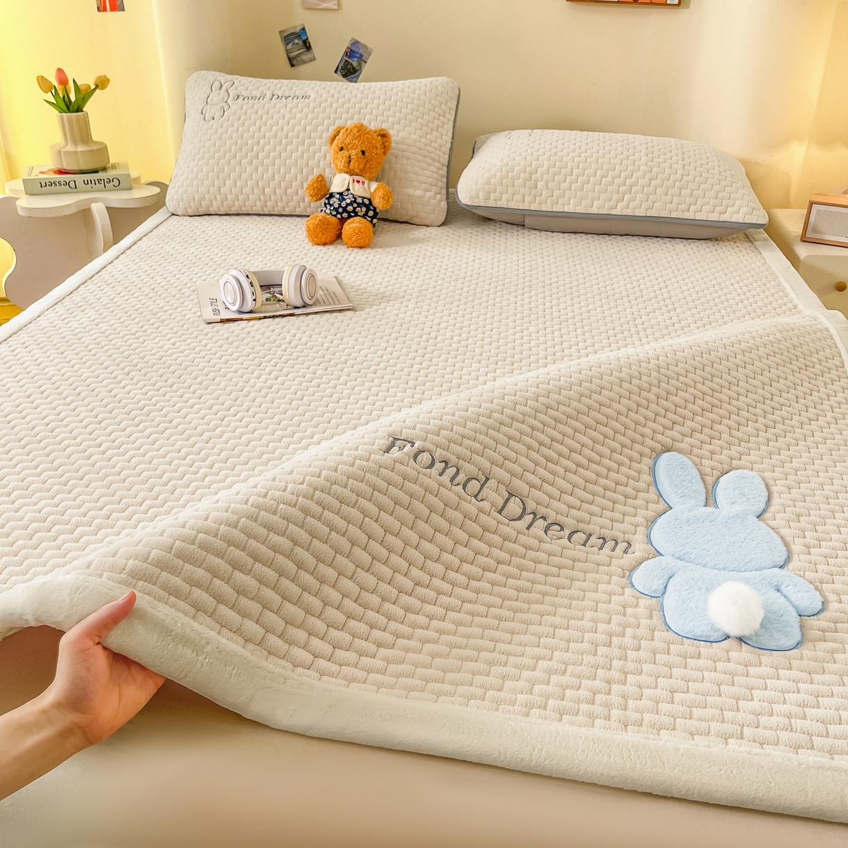 91家纺网 家纺一手货源 找家纺 （总）爱思凯家纺 2025新款新棉绒床褥-许愿兔（成人款）