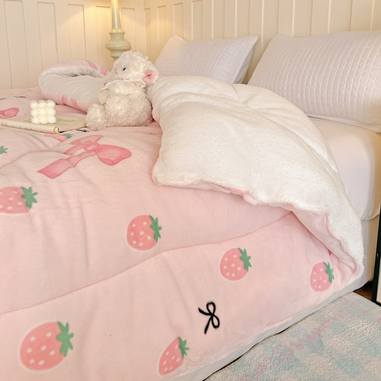 91家纺网 家纺一手货源 找家纺 铺尚美家纺 2025新款牛奶绒羊羔绒印花清新款冬被子被芯 草莓牛奶