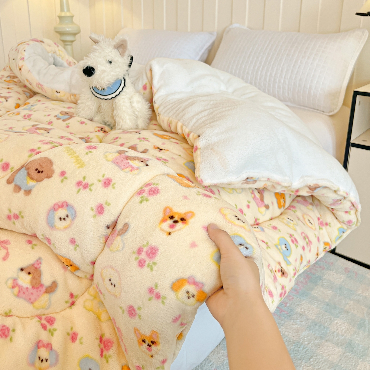 91家纺网 家纺一手货源 找家纺 铺尚美家纺 2025新款牛奶绒羊羔绒印花清新款冬被子被芯 卖萌修狗