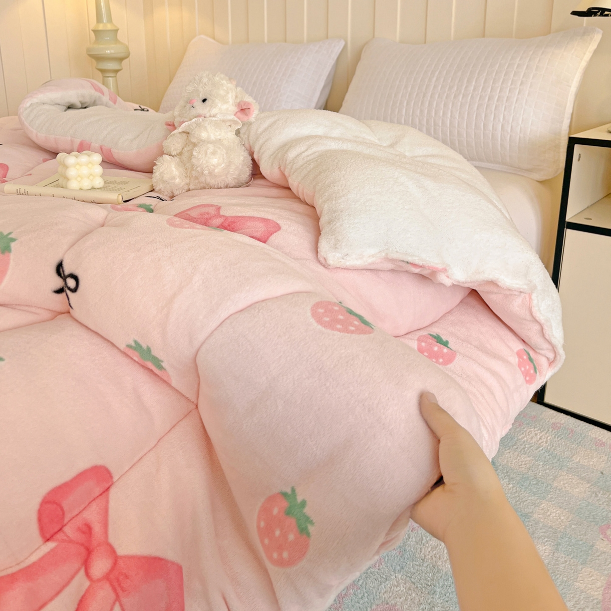 91家纺网 家纺一手货源 找家纺 （总）铺尚美家纺 2025新款牛奶绒羊羔绒印花清新款冬被子被芯