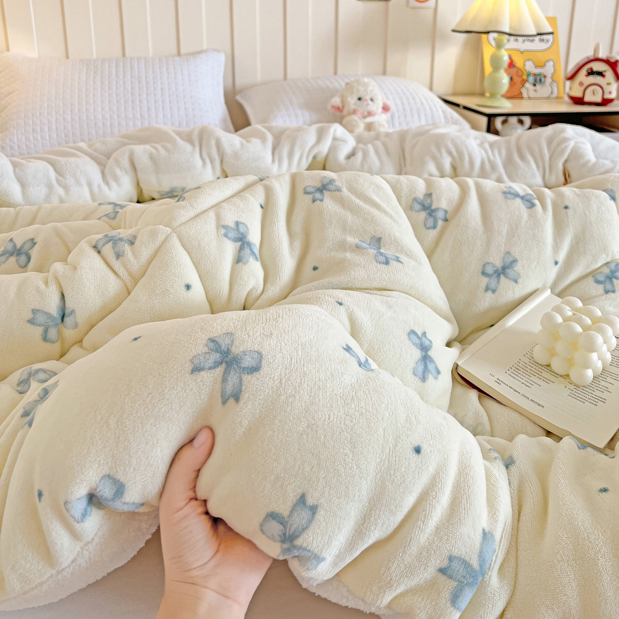 91家纺网 家纺一手货源 找家纺 铺尚美家纺 2025新款牛奶绒羊羔绒印花清新款冬被子被芯 梦幻