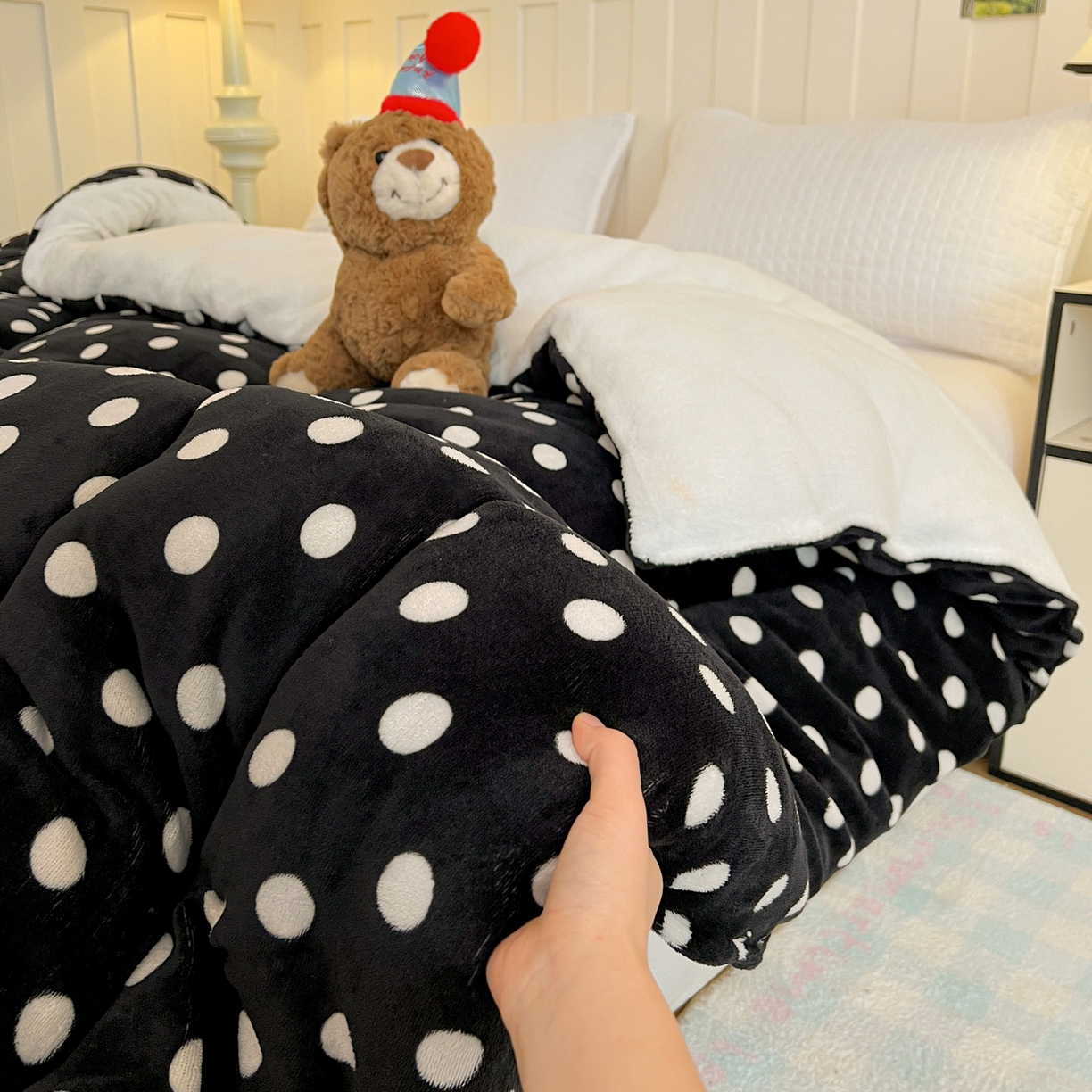 91家纺网 家纺一手货源 找家纺 铺尚美家纺 2025新款牛奶绒羊羔绒印花清新款冬被子被芯 黑珍珠