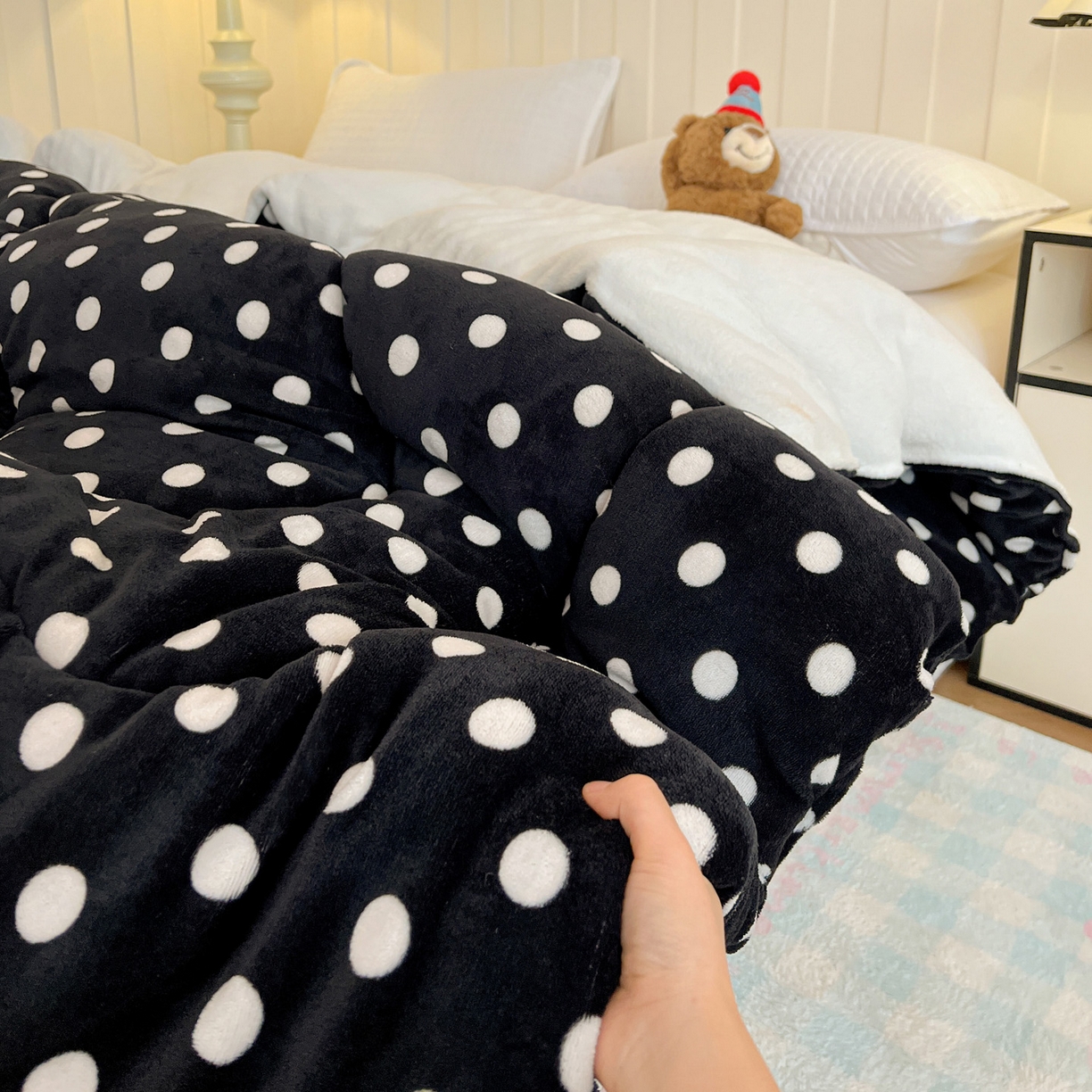 91家纺网 家纺一手货源 找家纺 铺尚美家纺 2025新款牛奶绒羊羔绒印花清新款冬被子被芯 黑珍珠