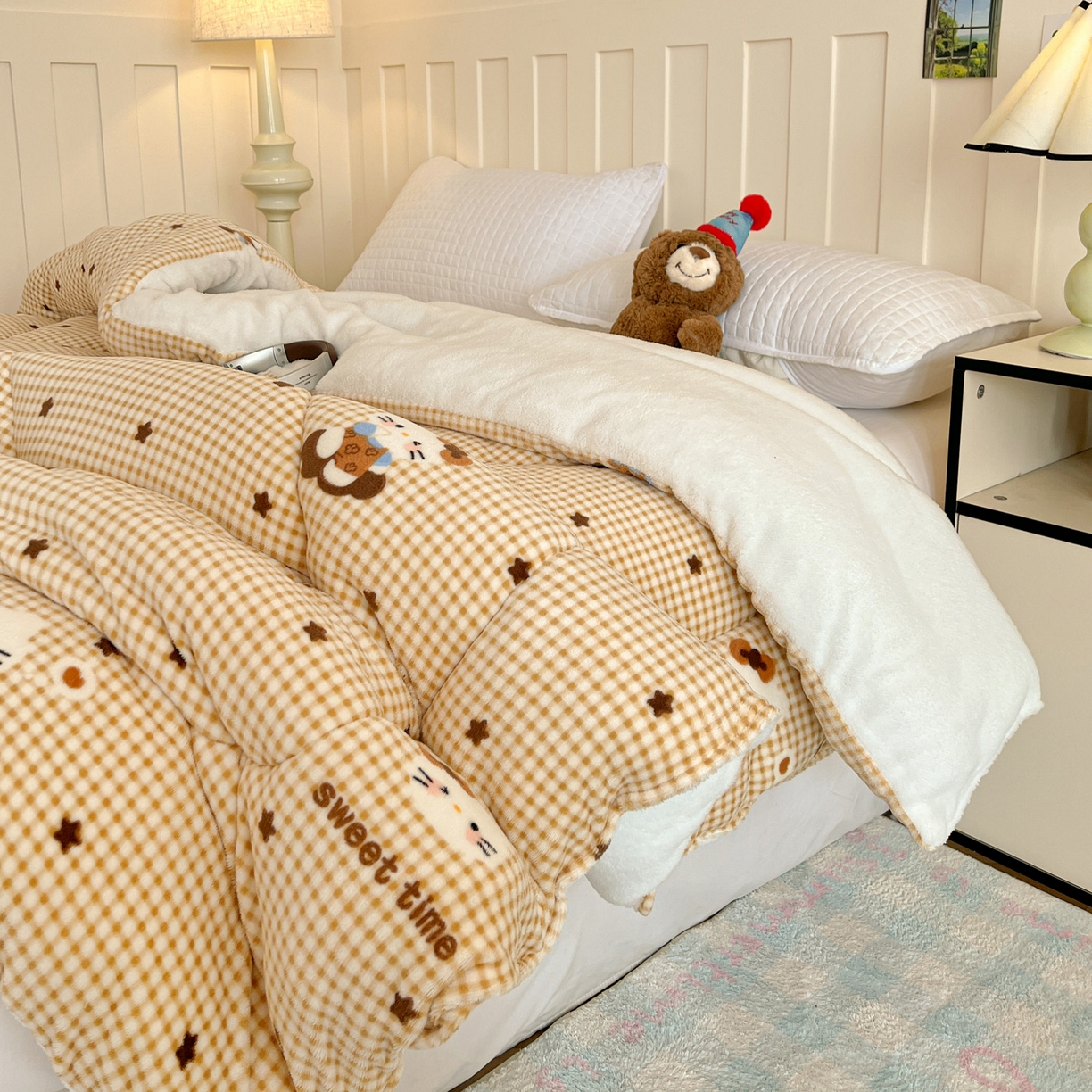 91家纺网 家纺一手货源 找家纺 铺尚美家纺 2025新款牛奶绒羊羔绒印花清新款冬被子被芯 可可猫星