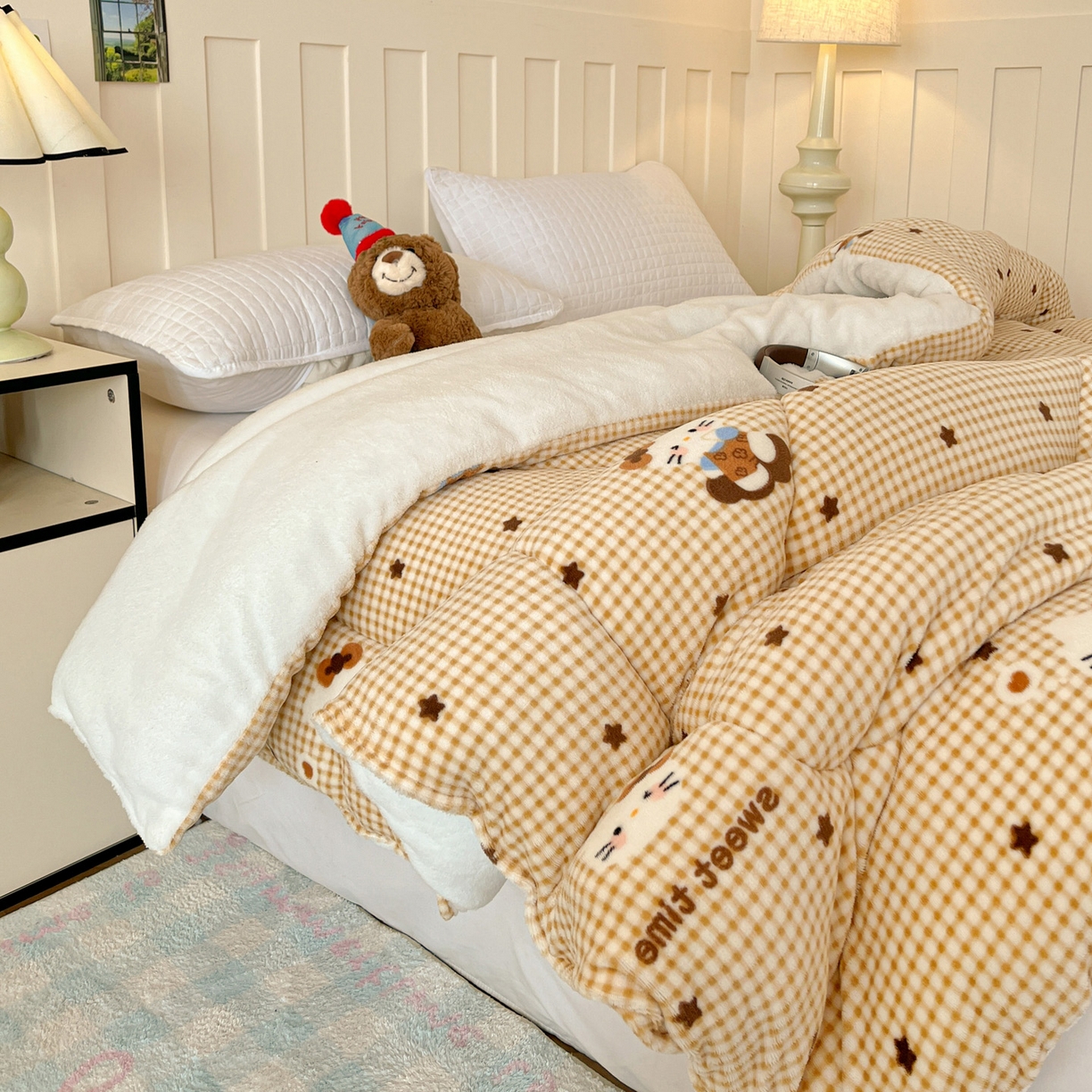 91家纺网 家纺一手货源 找家纺 铺尚美家纺 2025新款牛奶绒羊羔绒印花清新款冬被子被芯 可可猫星