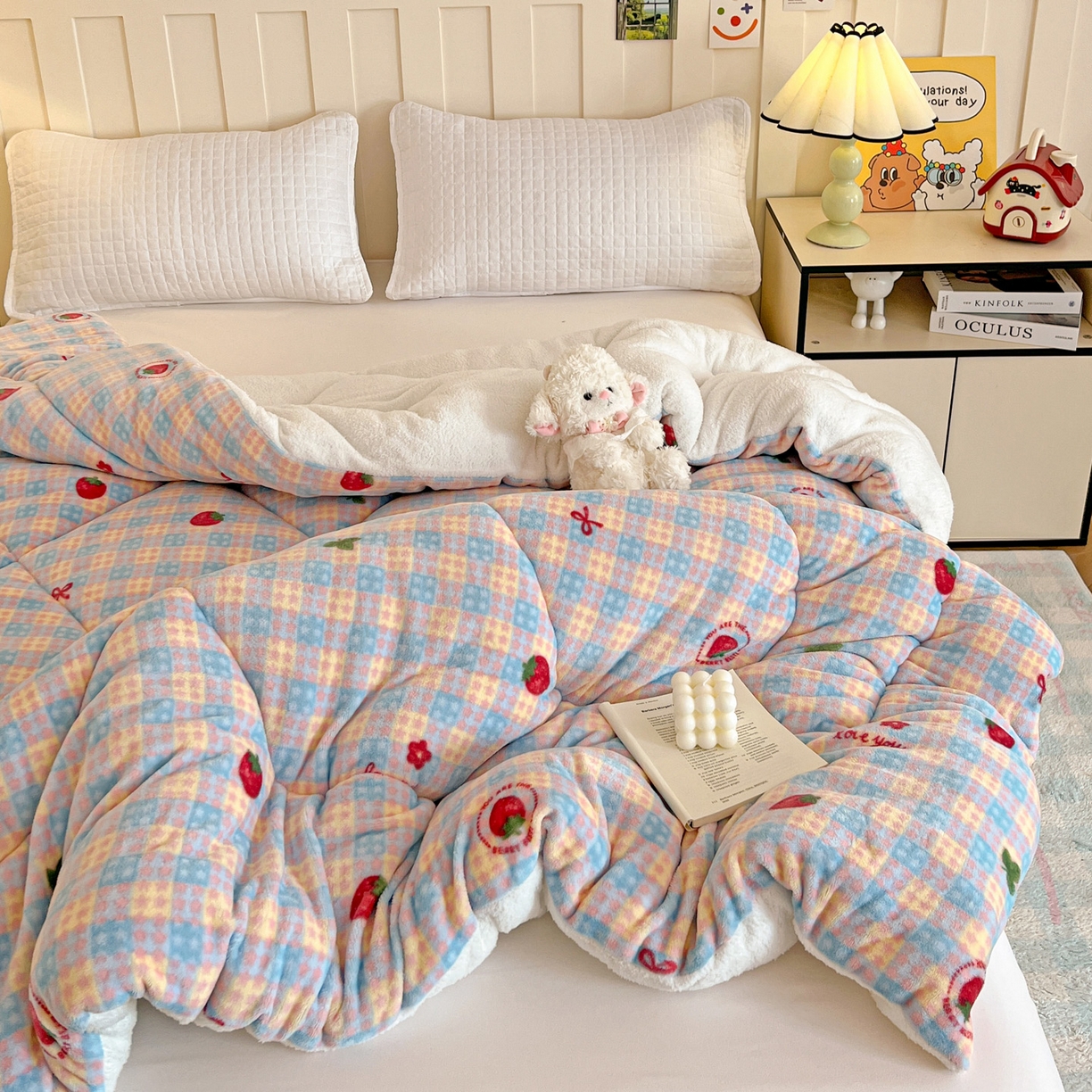 91家纺网 家纺一手货源 找家纺 铺尚美家纺 2025新款牛奶绒羊羔绒印花清新款冬被子被芯 草莓软心