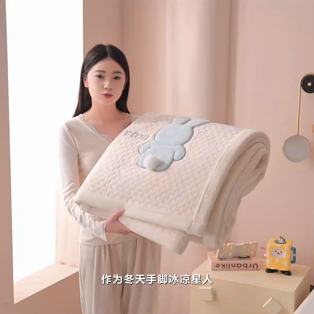 91家纺网 家纺一手货源 找家纺 （总）爱思凯家纺 2025新款新棉绒床褥-许愿兔（成人款）