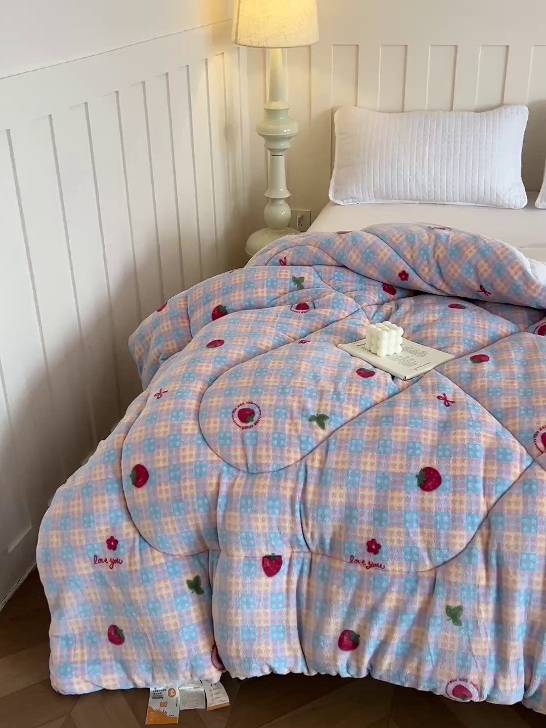 91家纺网 家纺一手货源 找家纺 铺尚美家纺 2025新款牛奶绒羊羔绒印花清新款冬被子被芯 草莓软心