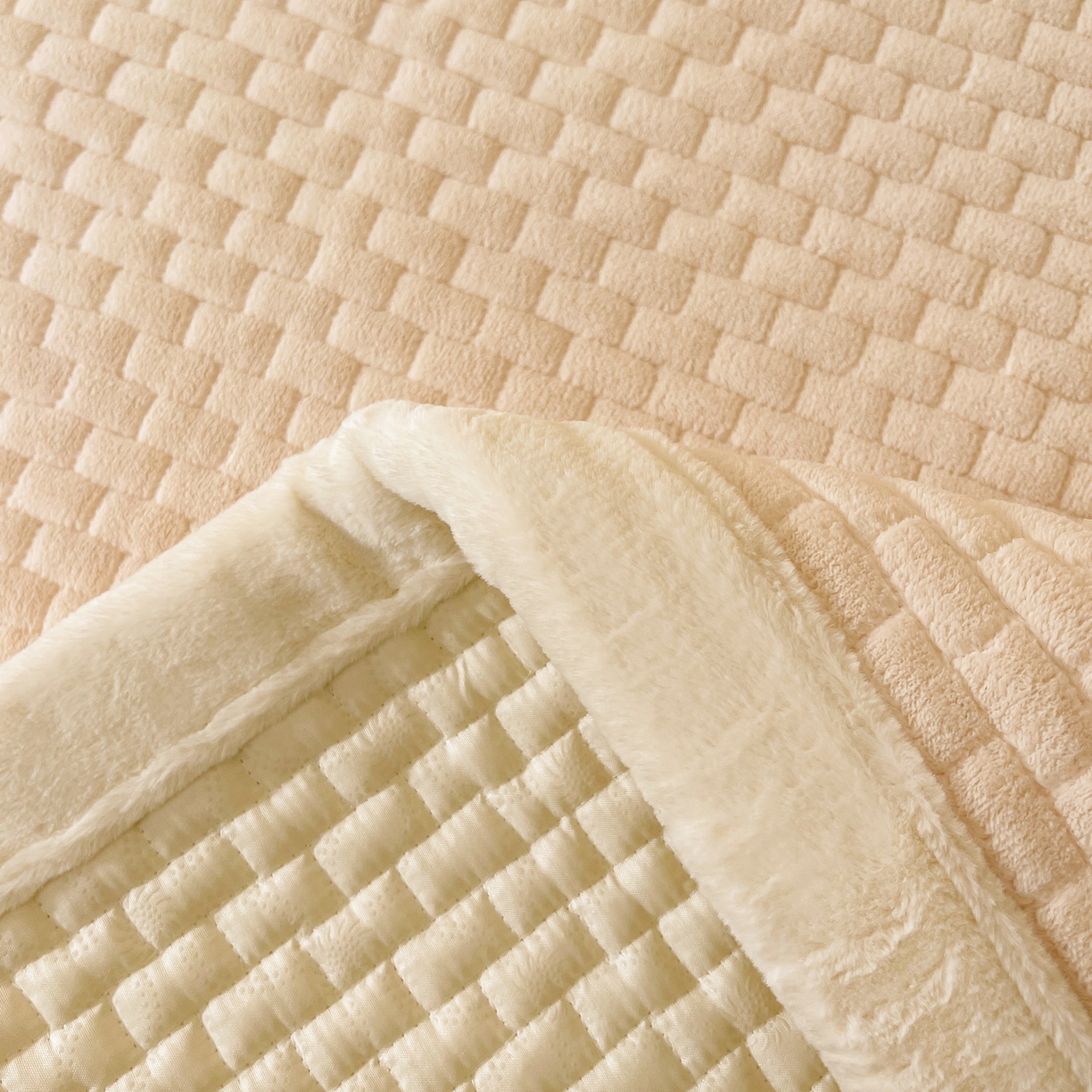 91家纺网 家纺一手货源 找家纺 （总）爱思凯家纺 2025新款新棉绒床褥-许愿兔（成人款）