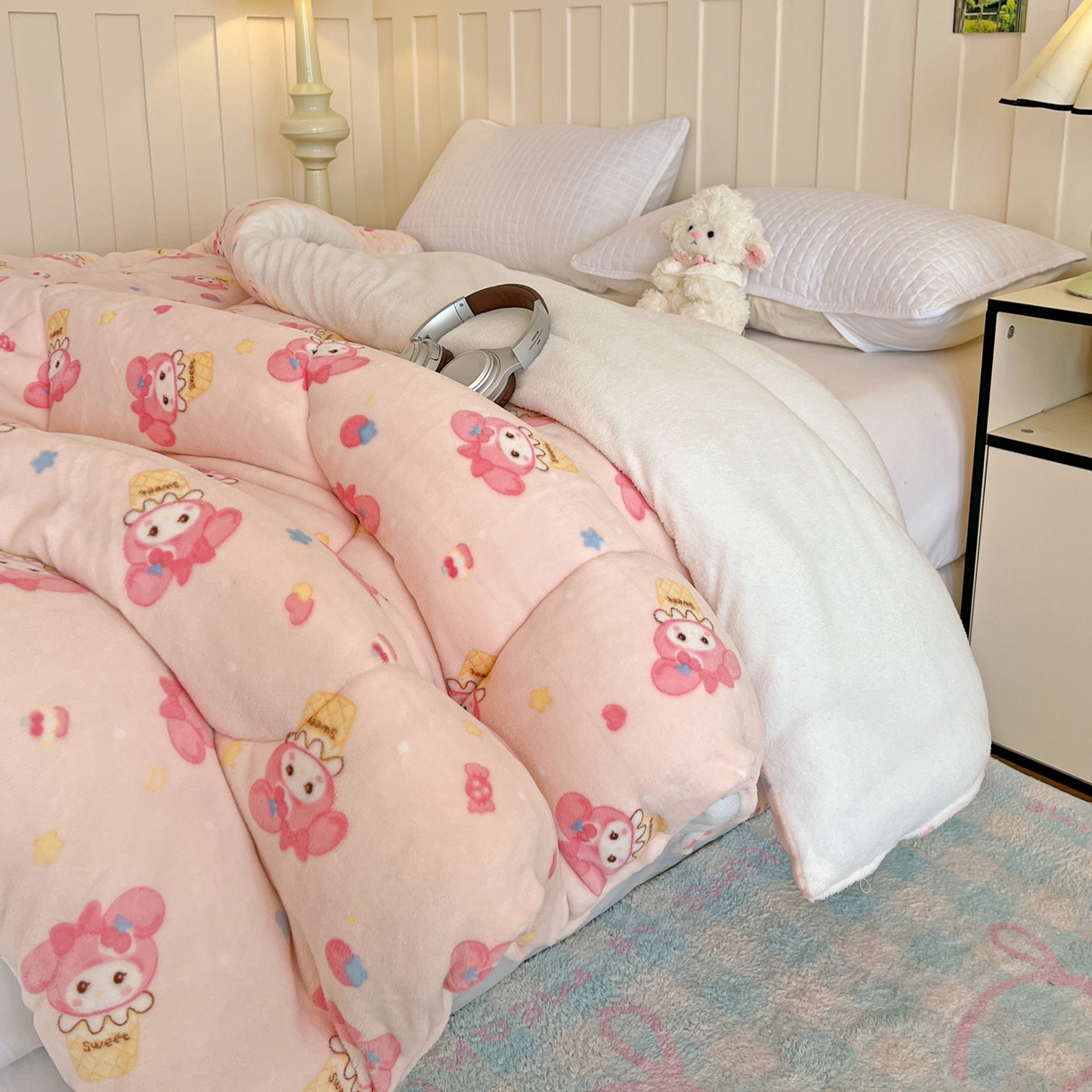 91家纺网 家纺一手货源 找家纺 铺尚美家纺 2025新款牛奶绒羊羔绒印花清新款冬被子被芯 小美甜品屋