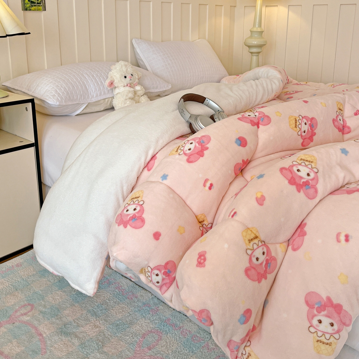 91家纺网 家纺一手货源 找家纺 铺尚美家纺 2025新款牛奶绒羊羔绒印花清新款冬被子被芯 小美甜品屋