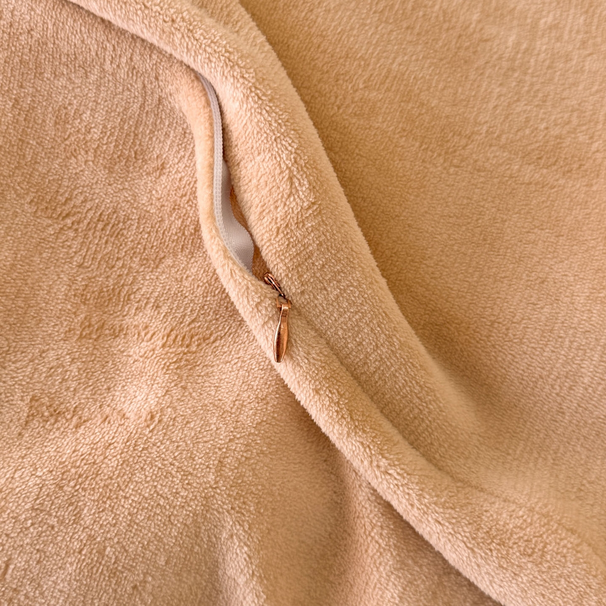 91家纺网 家纺一手货源 找家纺 （总）吾秀家居 2025新款立体雕花牛奶绒四件套- 柔美系列