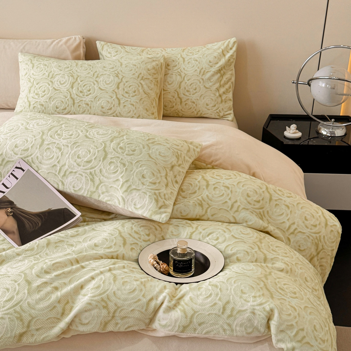 91家纺网 家纺一手货源 找家纺 吾秀家居 2025新款立体雕花牛奶绒四件套- 柔美系列 玫瑰园
