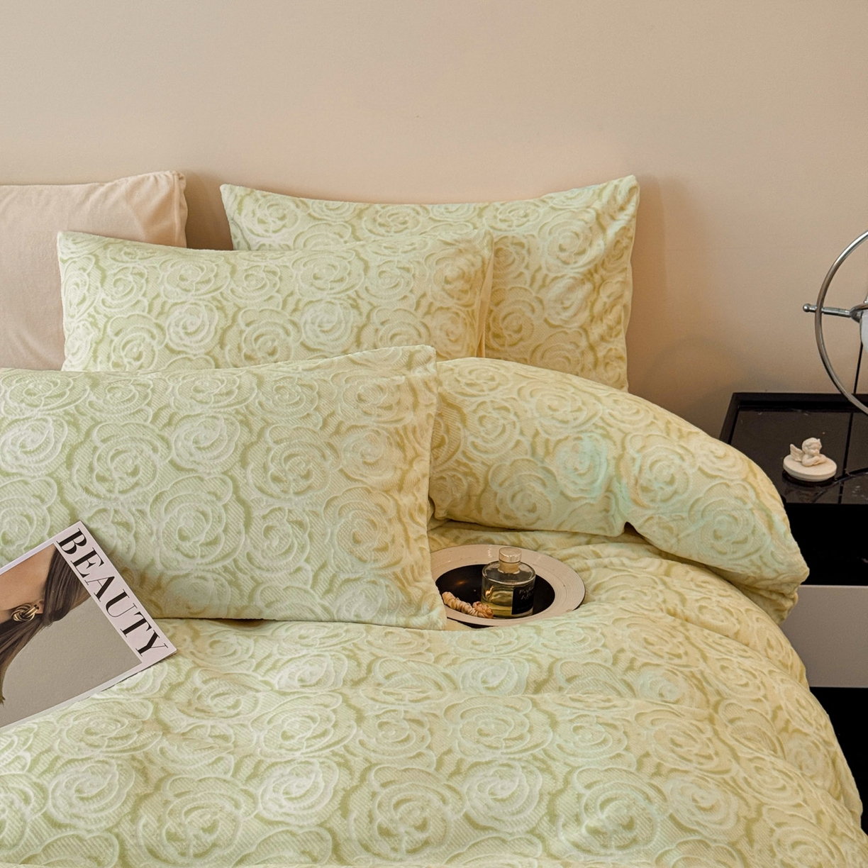 91家纺网 家纺一手货源 找家纺 吾秀家居 2025新款立体雕花牛奶绒四件套- 柔美系列 玫瑰园