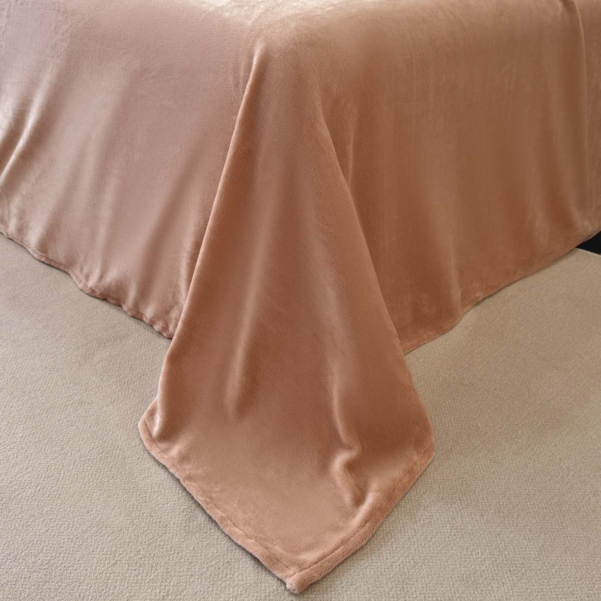 91家纺网 家纺一手货源 找家纺 吾秀家居 2025新款立体雕花牛奶绒四件套- 柔美系列 云山