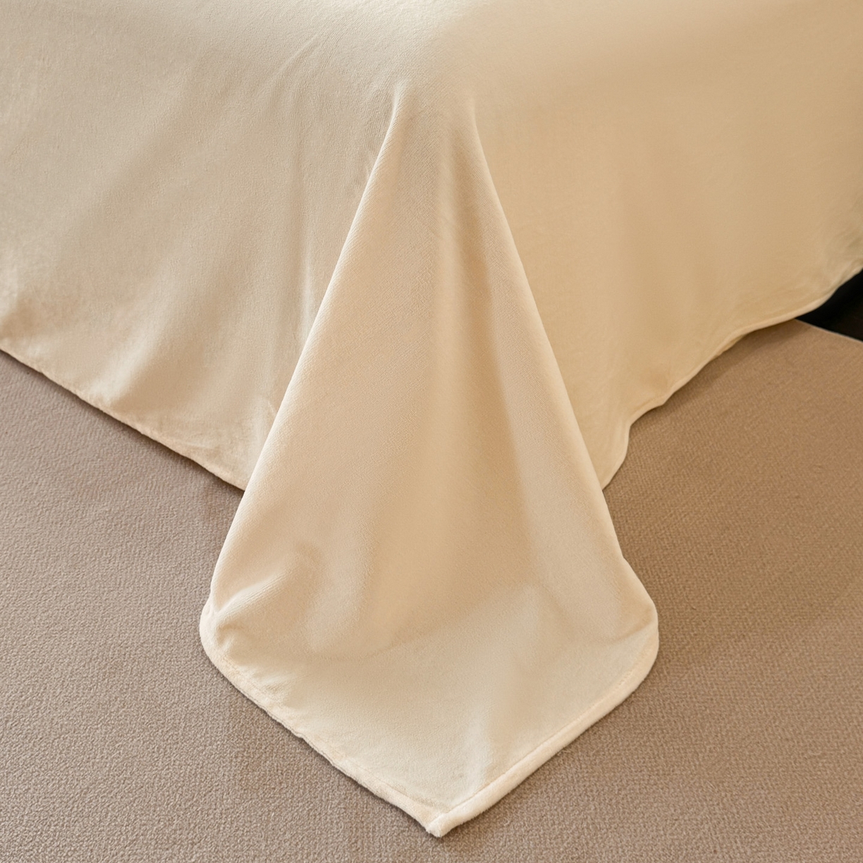 91家纺网 家纺一手货源 找家纺 吾秀家居 2025新款立体雕花牛奶绒四件套- 柔美系列 玫瑰园