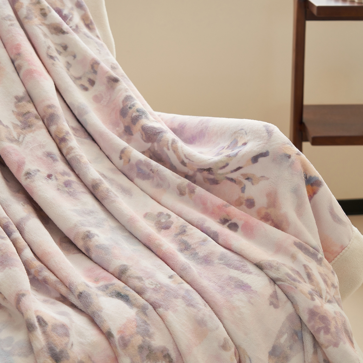 91家纺网 家纺一手货源 找家纺 寐绸家纺 2025新款牛奶绒数码印花毛毯 数码毛毯-炫彩