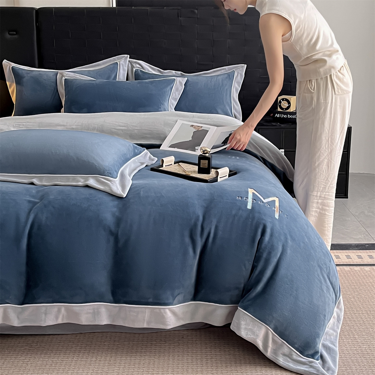 91家纺网 家纺一手货源 找家纺 遇见家居生活馆 2025新款A类牛奶绒玛利亚绒宽边四件套（控价：标准188，加大198，床笠款193） 宾利蓝+星辰灰