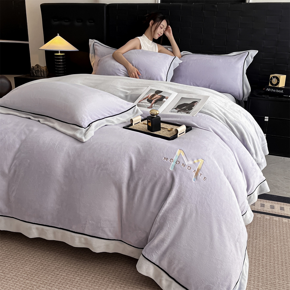 91家纺网 家纺一手货源 找家纺 遇见家居生活馆 2025新款A类牛奶绒玛利亚绒宽边四件套（控价：标准188，加大198，床笠款193） 丁香紫+星辰灰