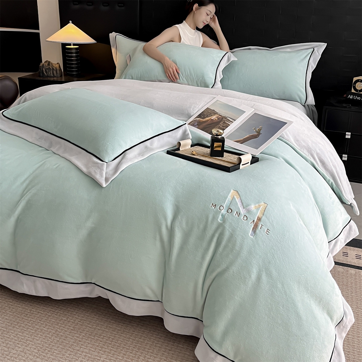 91家纺网 家纺一手货源 找家纺 遇见家居生活馆 2025新款A类牛奶绒玛利亚绒宽边四件套（控价：标准188，加大198，床笠款193） 清澈蓝+星辰灰