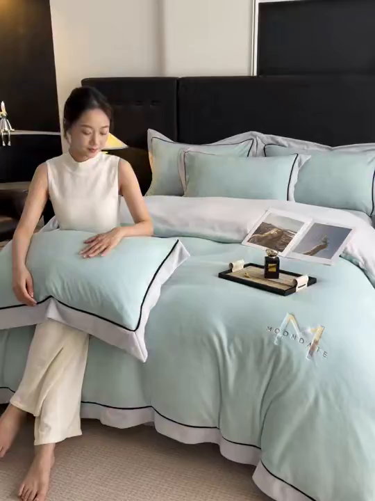 91家纺网 家纺一手货源 找家纺 遇见家居生活馆 2025新款A类牛奶绒玛利亚绒宽边四件套（控价：标准188，加大198，床笠款193） 清澈蓝+星辰灰