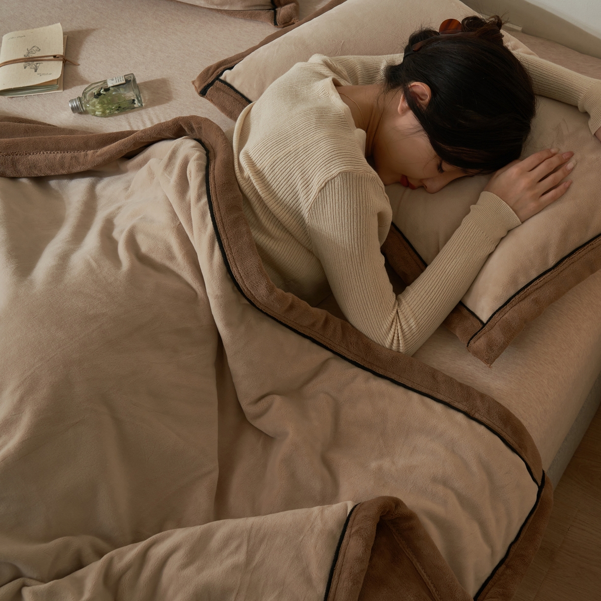 91家纺网 家纺一手货源 找家纺 （总）寐绸家纺 2025新款双面牛奶绒北欧风功能毛毯