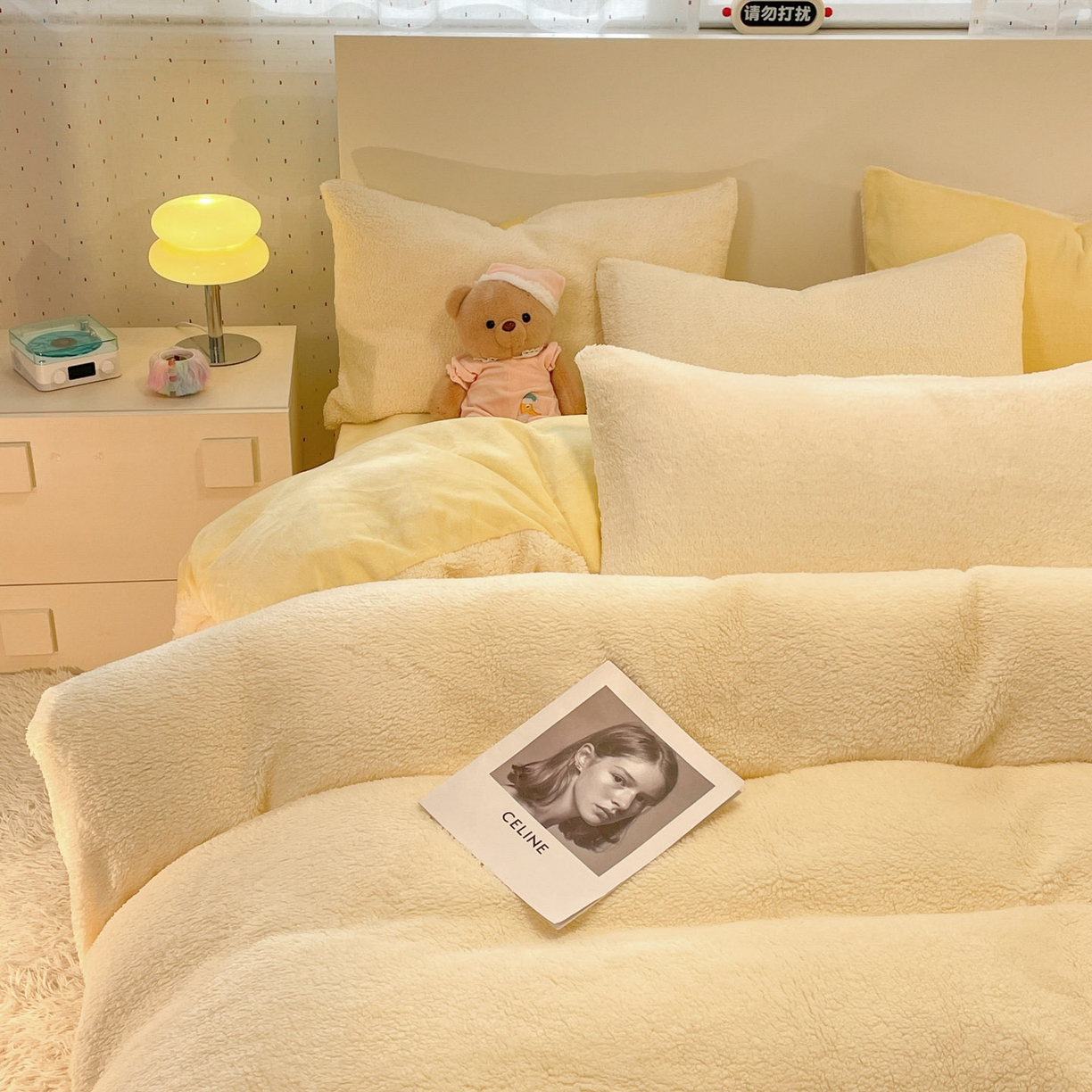 91家纺网 家纺一手货源 找家纺 逸尚阁 2025新款羊羔绒牛奶绒双拼四件套 奶油黄