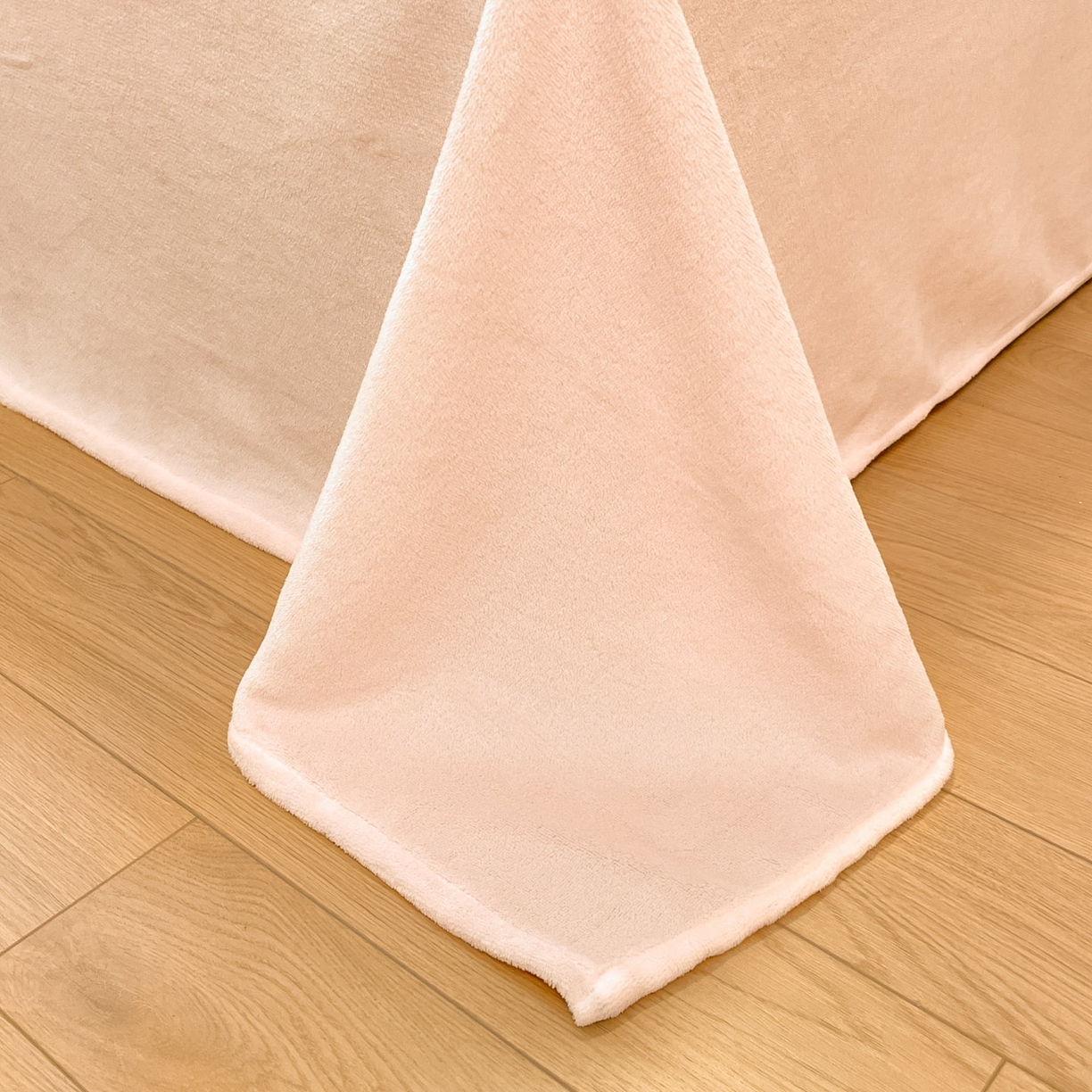 91家纺网 家纺一手货源 找家纺 逸尚阁 2025新款羊羔绒牛奶绒双拼四件套 淡黄+粉