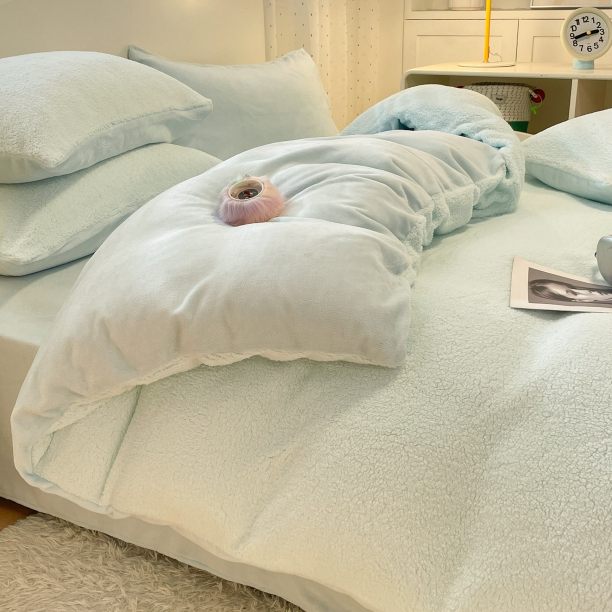 91家纺网 家纺一手货源 找家纺 逸尚阁 2025新款羊羔绒牛奶绒双拼四件套 天空蓝