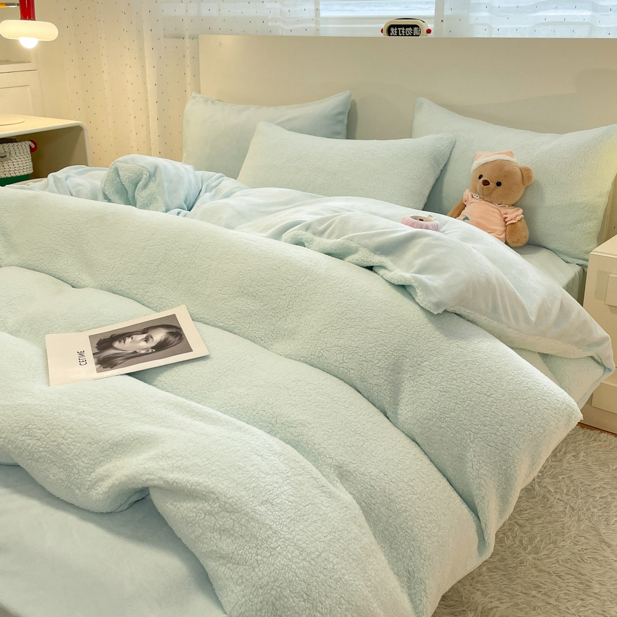 91家纺网 家纺一手货源 找家纺 逸尚阁 2025新款羊羔绒牛奶绒双拼四件套 天空蓝