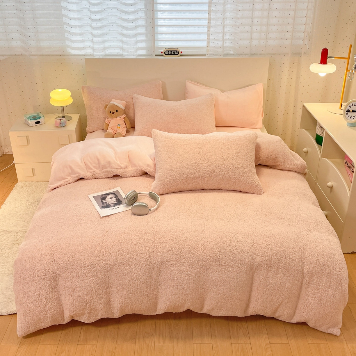 91家纺网 家纺一手货源 找家纺 逸尚阁 2025新款羊羔绒牛奶绒双拼四件套 桃子粉