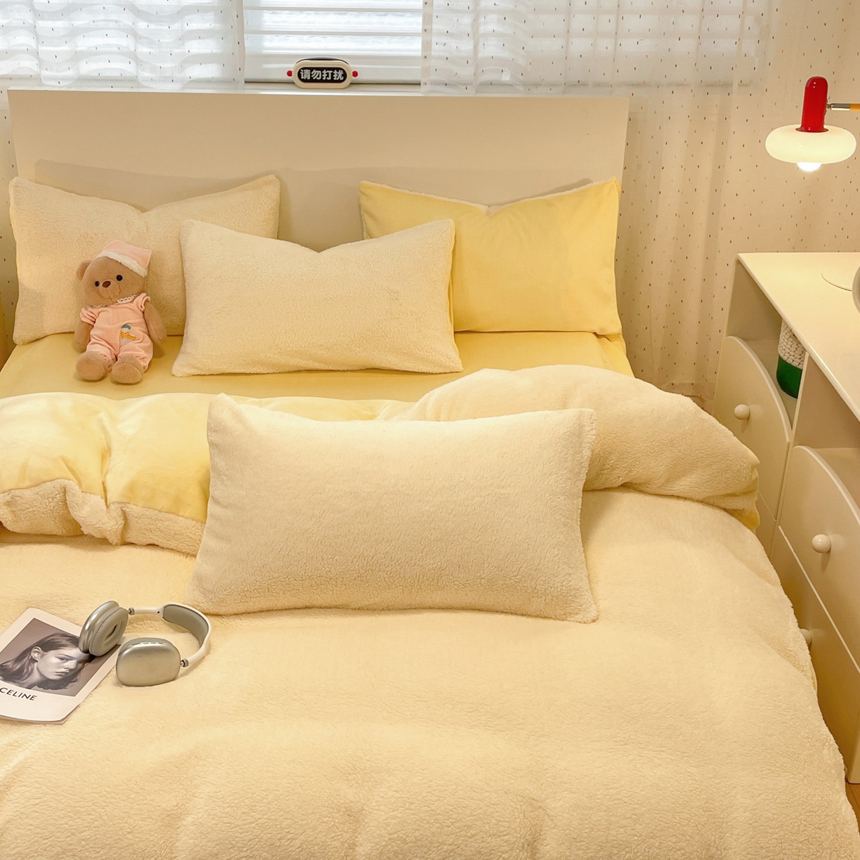 91家纺网 家纺一手货源 找家纺 逸尚阁 2025新款羊羔绒牛奶绒双拼四件套 奶油黄
