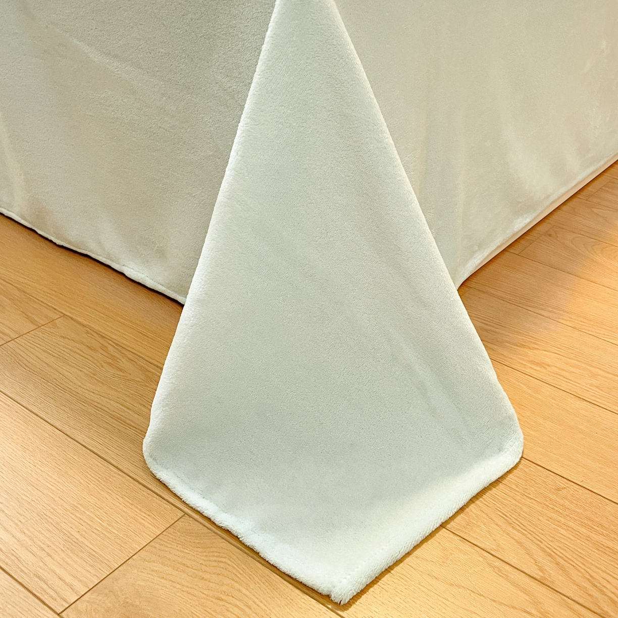 91家纺网 家纺一手货源 找家纺 逸尚阁 2025新款羊羔绒牛奶绒双拼四件套 天空蓝