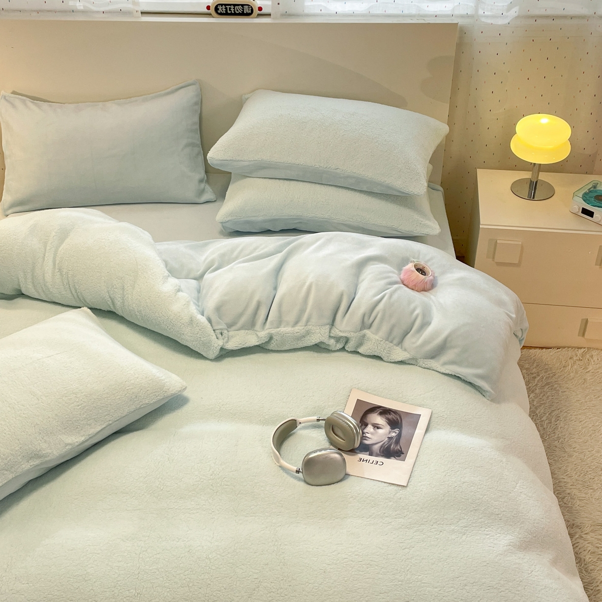 91家纺网 家纺一手货源 找家纺 逸尚阁 2025新款羊羔绒牛奶绒双拼四件套 天空蓝