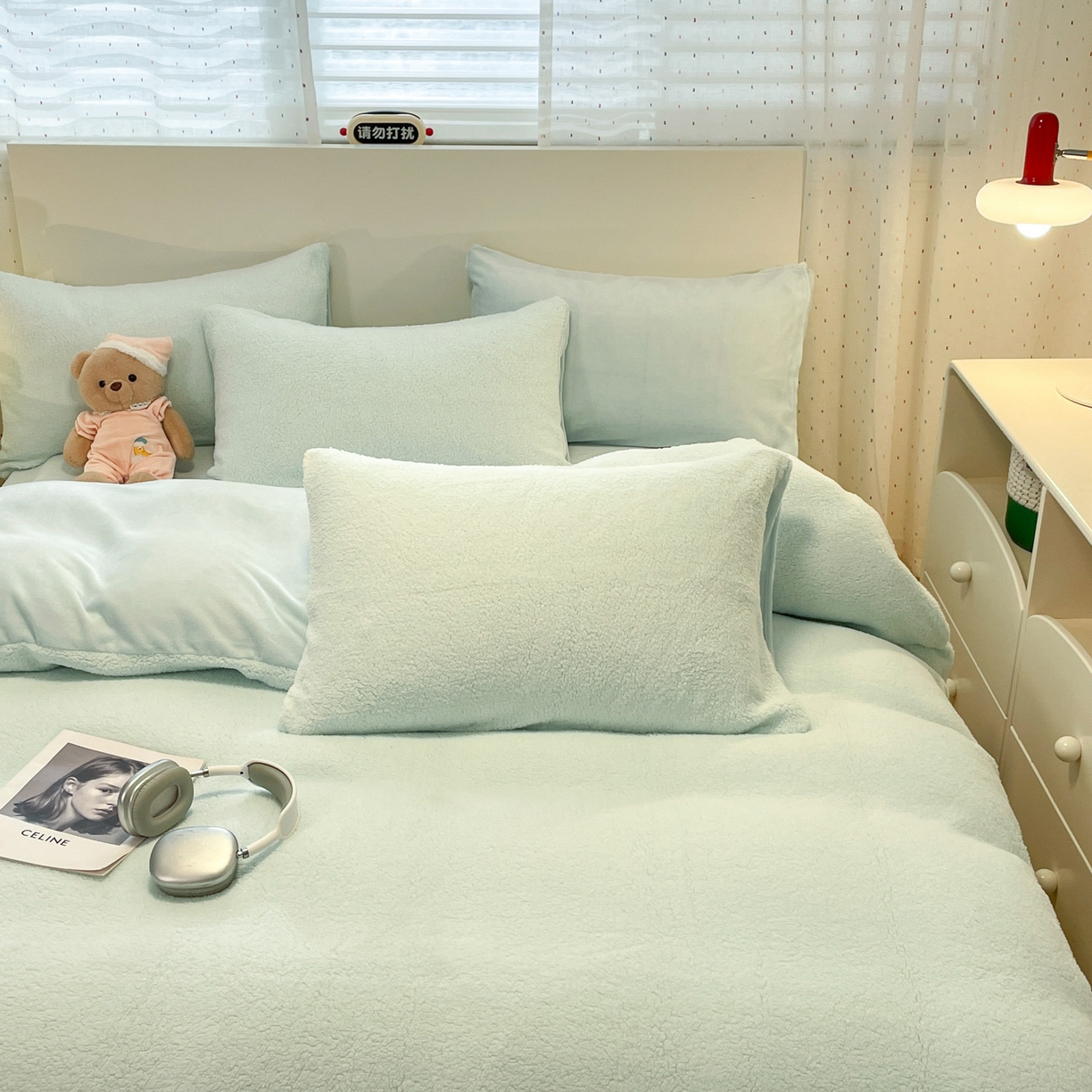91家纺网 家纺一手货源 找家纺 逸尚阁 2025新款羊羔绒牛奶绒双拼四件套 天空蓝