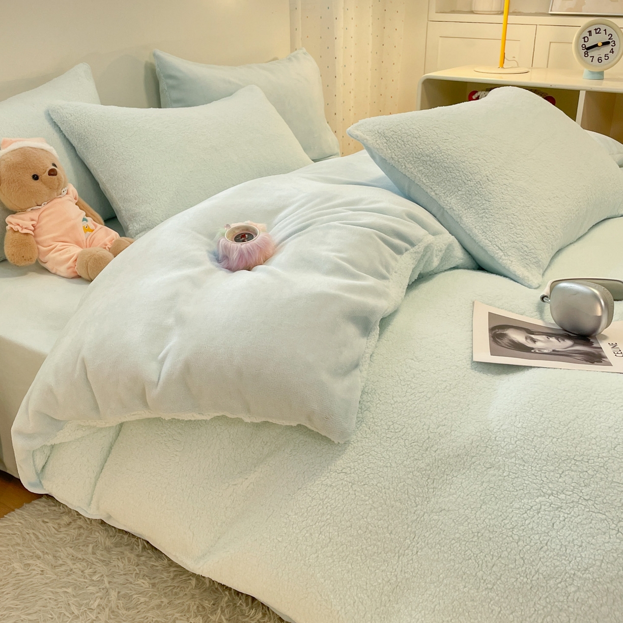 91家纺网 家纺一手货源 找家纺 逸尚阁 2025新款羊羔绒牛奶绒双拼四件套 天空蓝