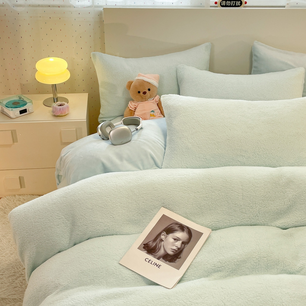 91家纺网 家纺一手货源 找家纺 逸尚阁 2025新款羊羔绒牛奶绒双拼四件套 天空蓝