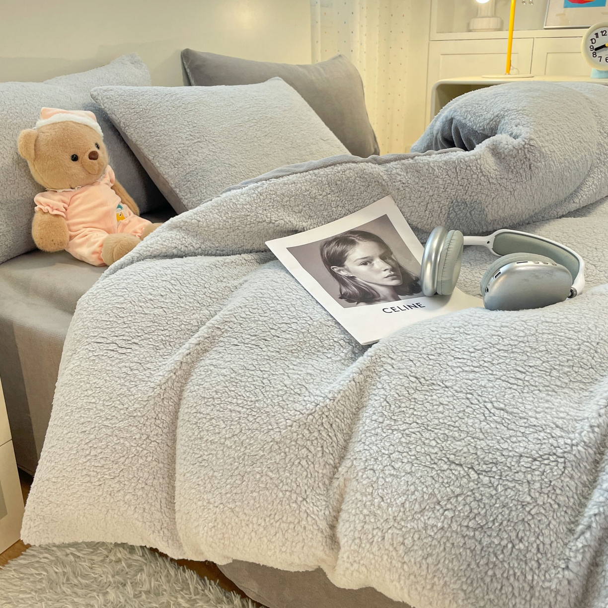 91家纺网 家纺一手货源 找家纺 逸尚阁 2025新款羊羔绒牛奶绒双拼四件套 雅致灰