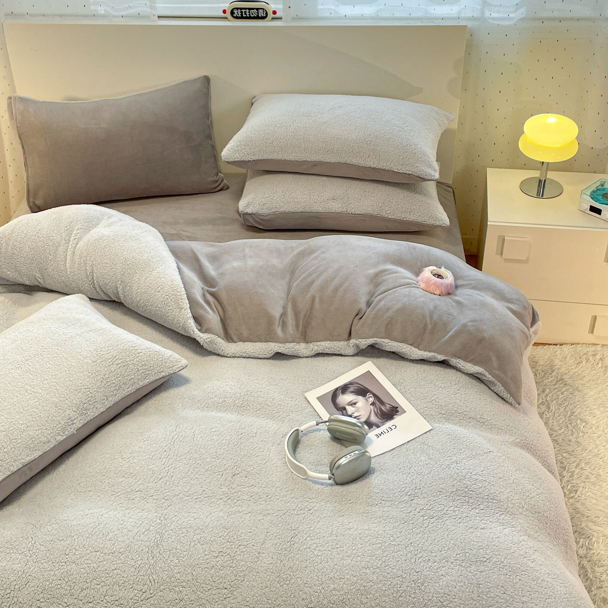 91家纺网 家纺一手货源 找家纺 逸尚阁 2025新款羊羔绒牛奶绒双拼四件套 雅致灰