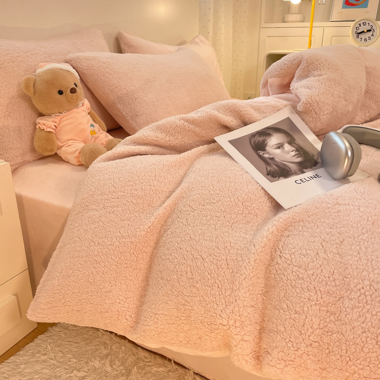 91家纺网 家纺一手货源 找家纺 逸尚阁 2025新款羊羔绒牛奶绒双拼四件套 桃子粉