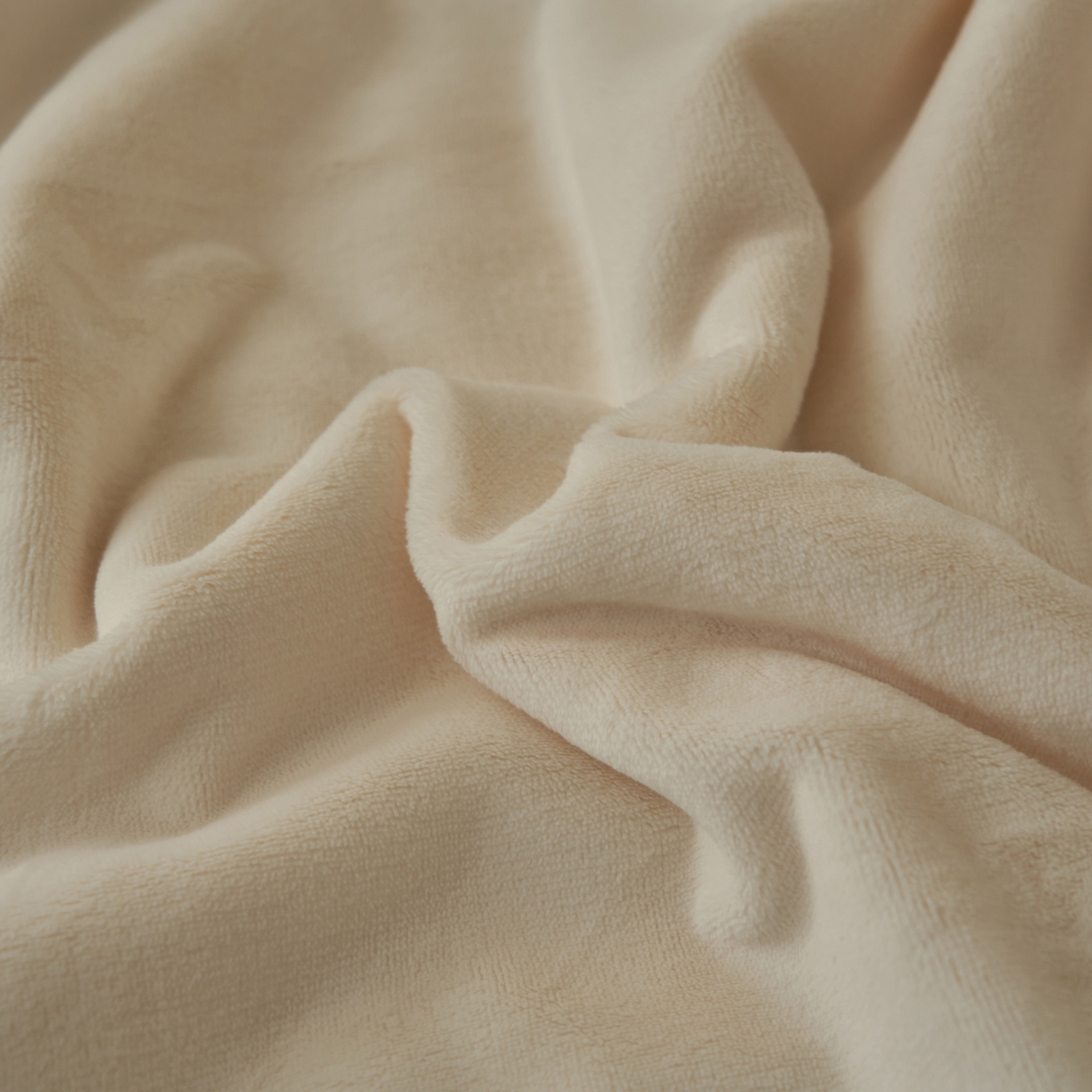 91家纺网 家纺一手货源 找家纺 寐绸家纺 2025新款双面牛奶绒北欧风功能毛毯 米白+浅水绿