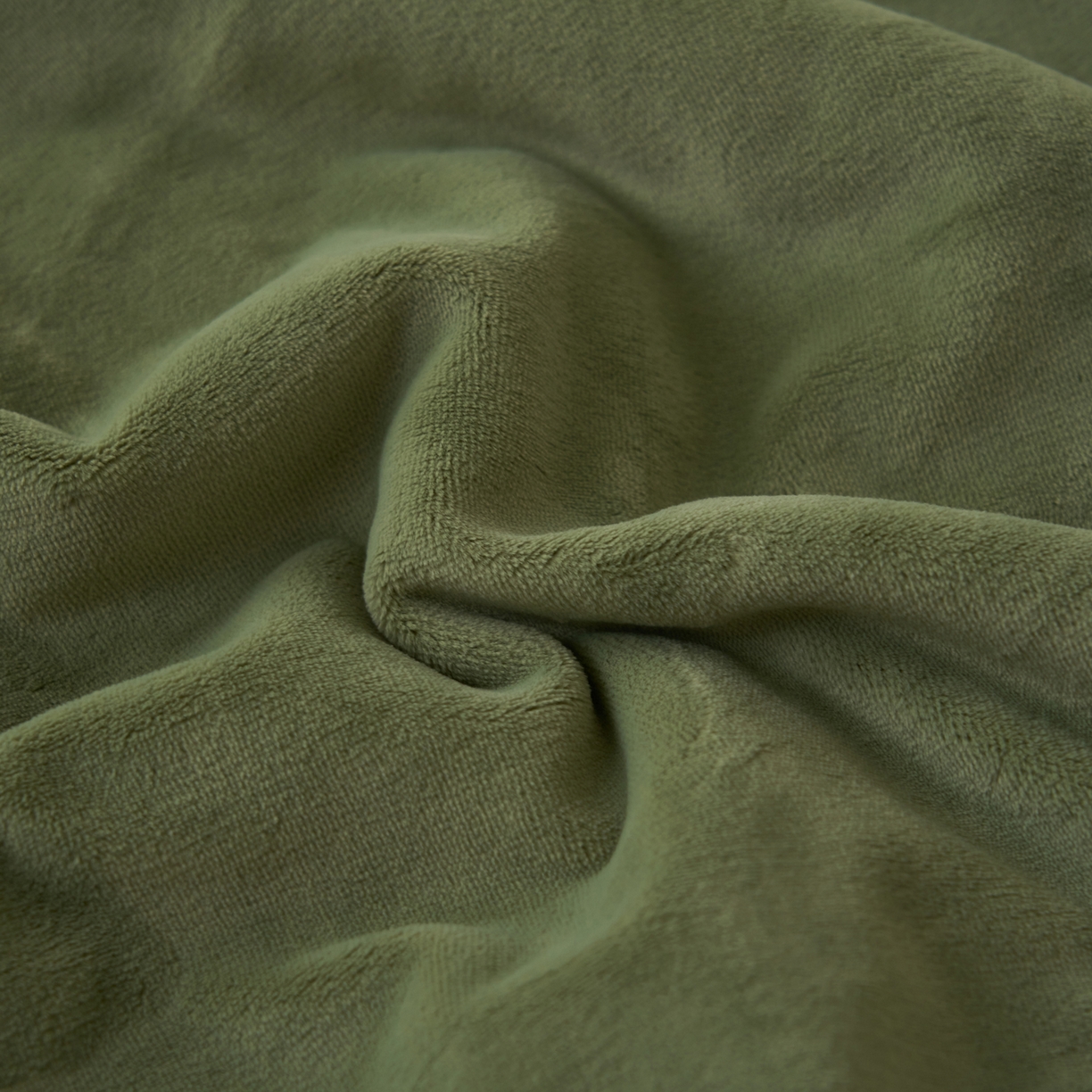 91家纺网 家纺一手货源 找家纺 寐绸家纺 2025新款双面牛奶绒北欧风功能毛毯 牛油果绿+浅灰