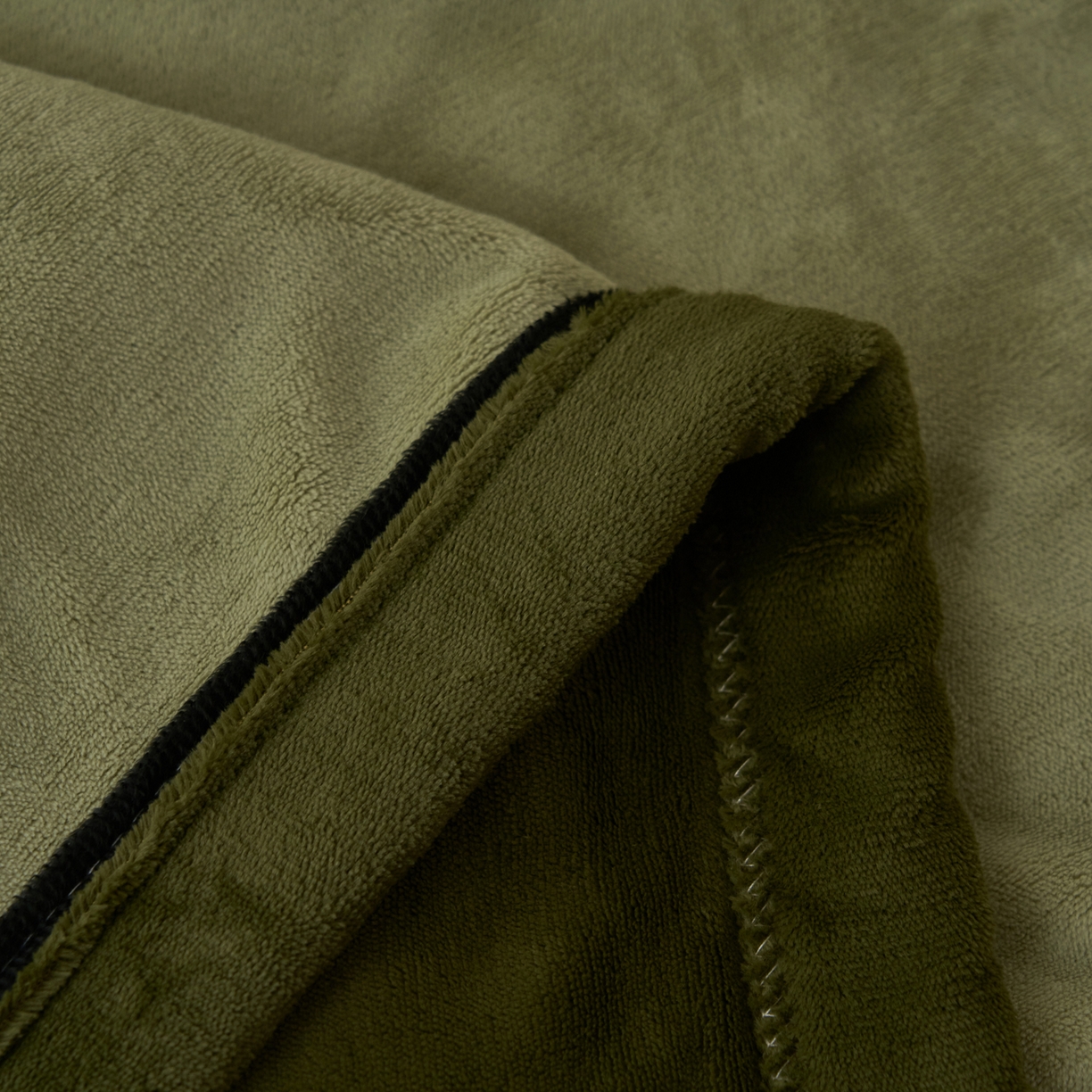 91家纺网 家纺一手货源 找家纺 寐绸家纺 2025新款双面牛奶绒北欧风功能毛毯 浅水绿+橄榄绿