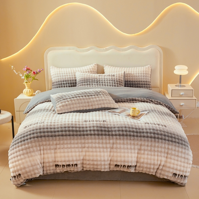 91家纺网 家纺一手货源 找家纺 （总）巧格家纺 2025新款A类加厚泡泡牛奶绒印花工艺立体泡泡四件套（买家秀联系商家）