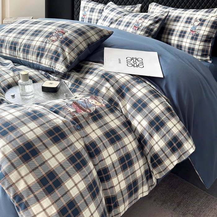 朵希曼 2026新款全棉纯棉磨毛英伦风小熊绣花系列四件套 休闲小熊-深蓝