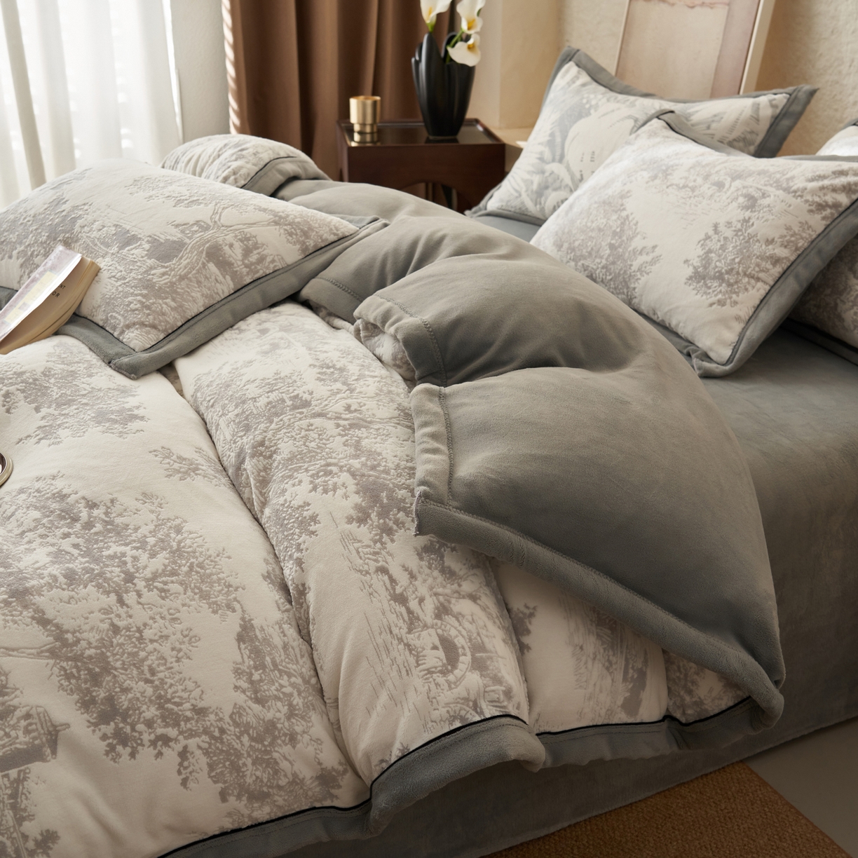 91家纺网 家纺一手货源 找家纺 （总）寐绸家纺 2025新款牛奶绒染色雕花单被套