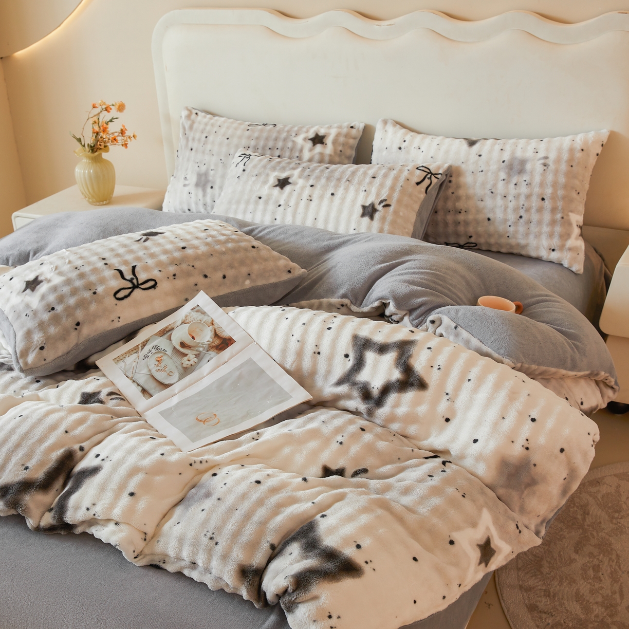 91家纺网 家纺一手货源 找家纺 巧格家纺 2025新款A类加厚泡泡牛奶绒印花工艺立体泡泡四件套（买家秀联系商家） 云纹五星