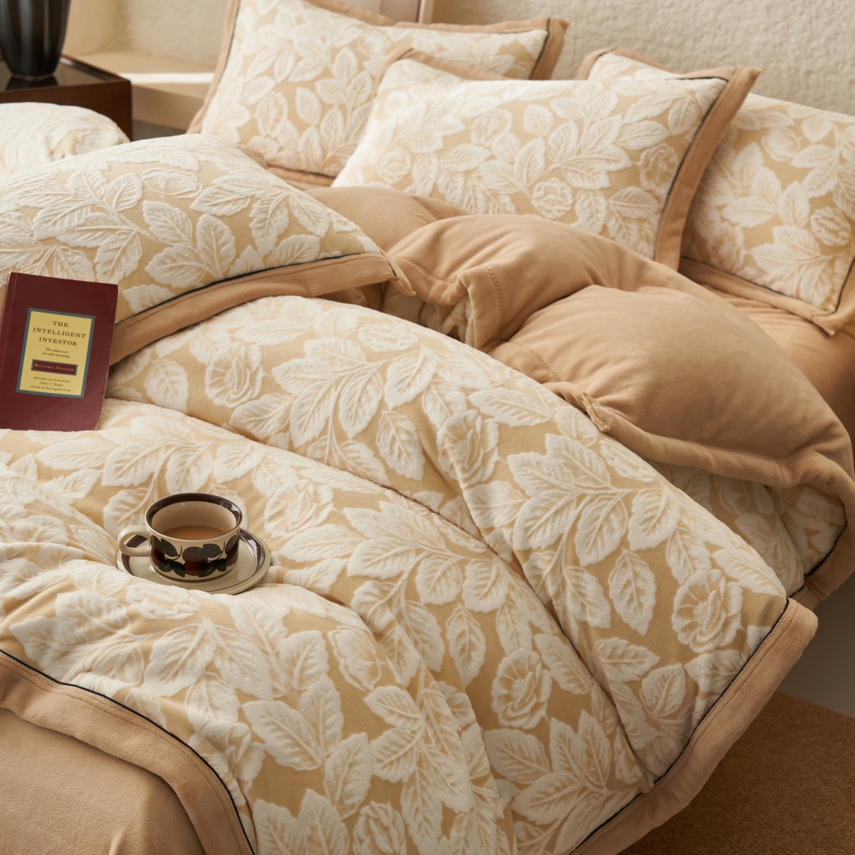 91家纺网 家纺一手货源 找家纺 （总）寐绸家纺 2025新款牛奶绒染色雕花单被套